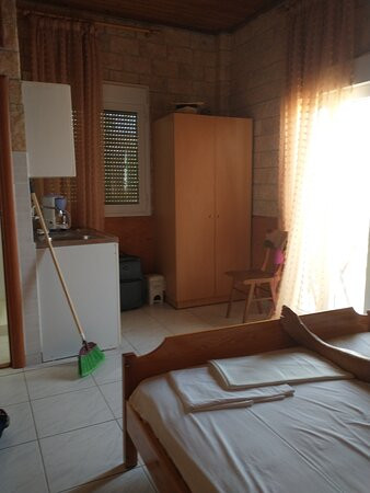 Aigeiros Hotel主图