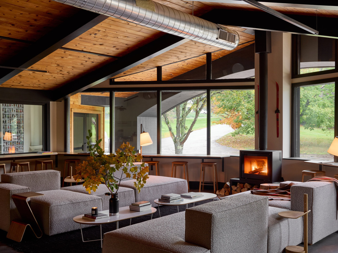 Tälta Lodge, a Bluebird by Lark