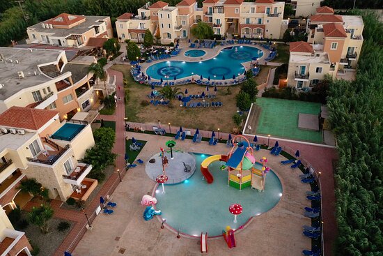 Chrispy Waterpark Resort-泳池