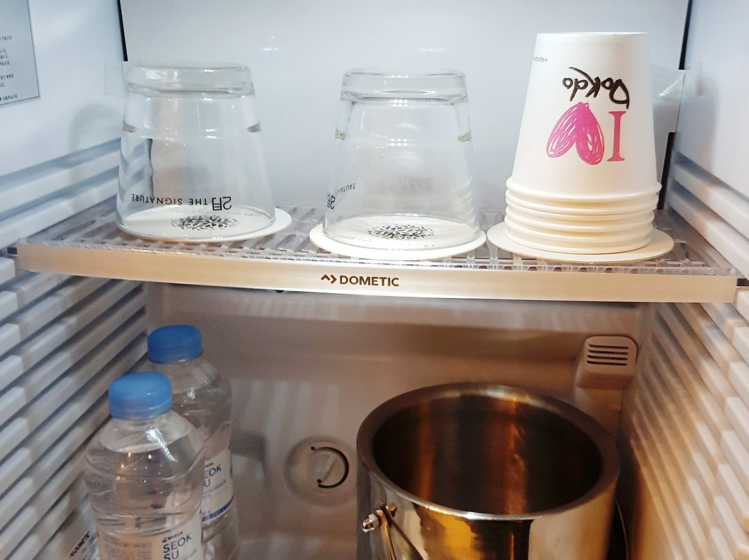 February Hotel主图