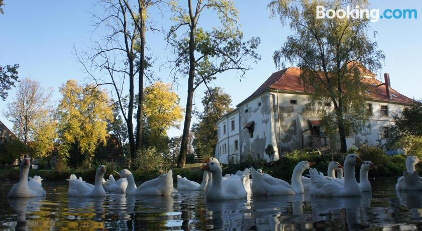 Piotrowice Nyskie Palace主图