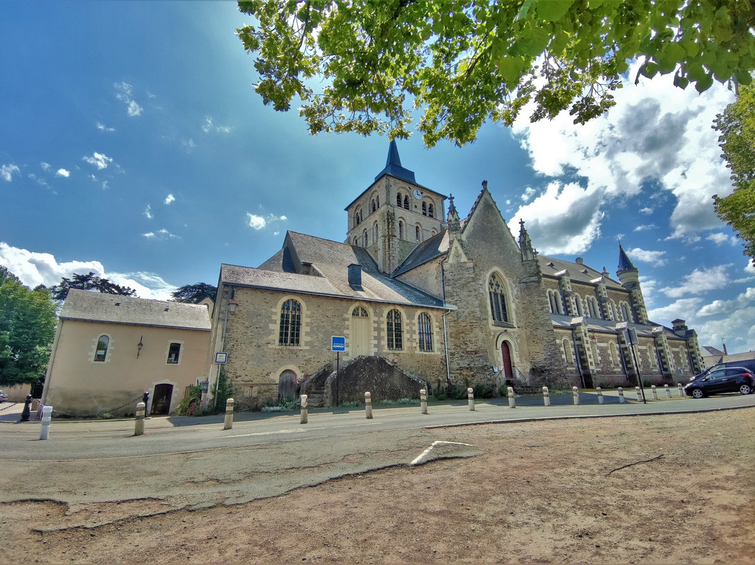 Eglise Saint-Pierre de Chemille景点图片
