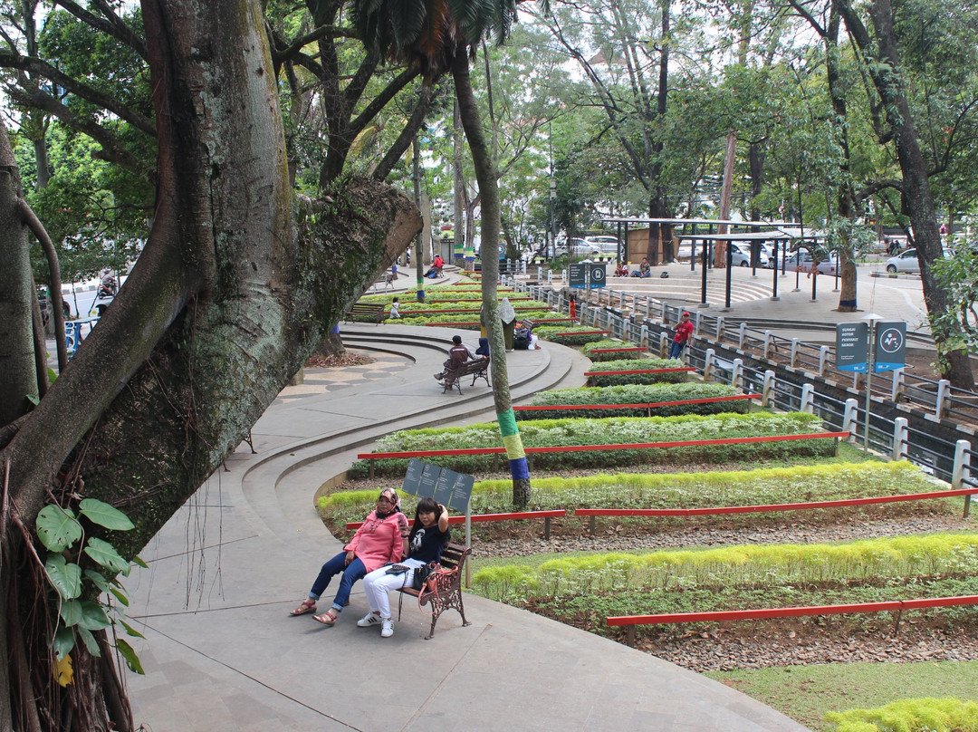 Bandung City Hall Park景点图片