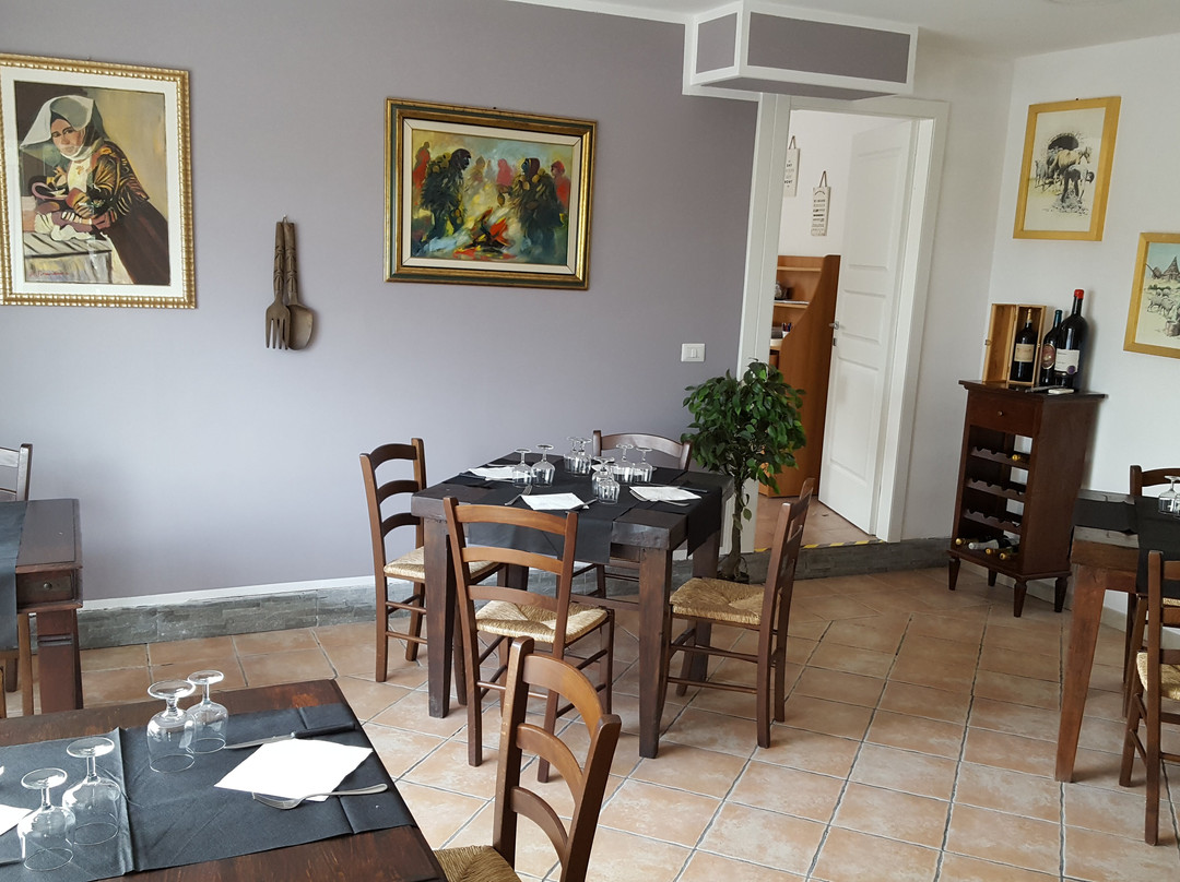 Borore餐馆和美食-Trattoria L'Azzardo Birori