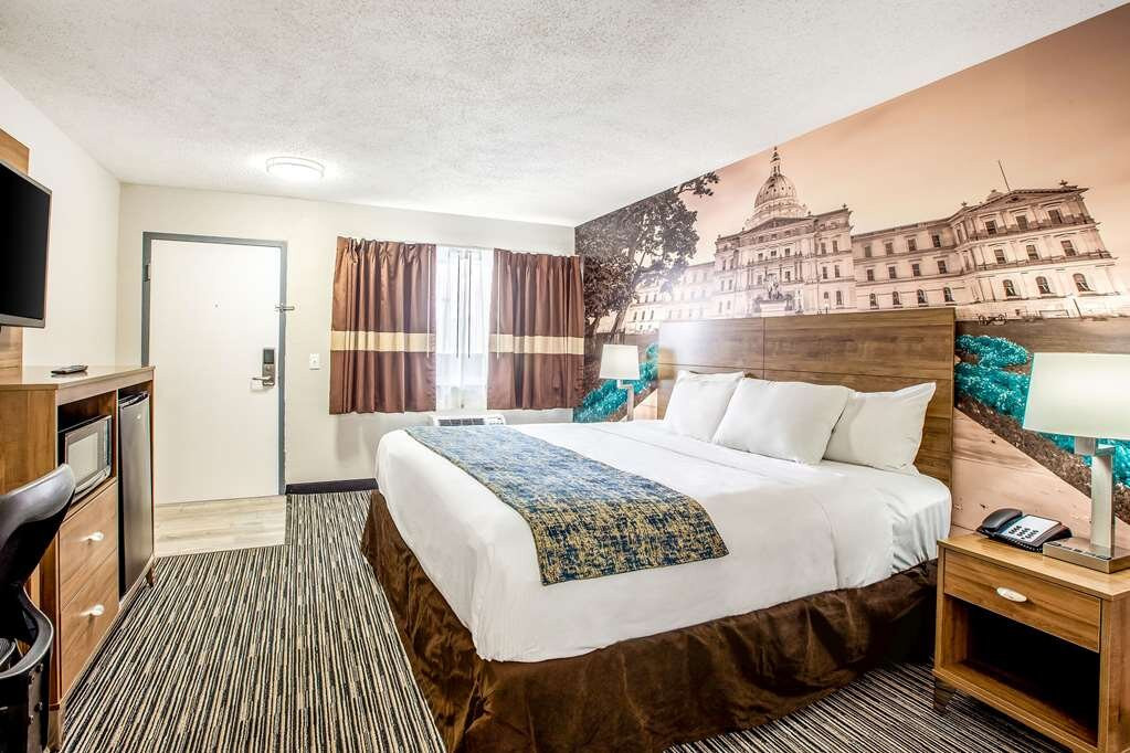 Clarion Pointe East Lansing University Area主图