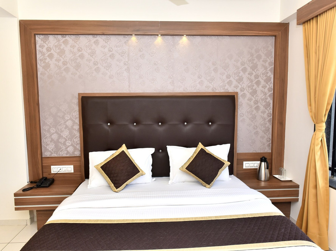 Hotel Royal Square by Sky Stays主图