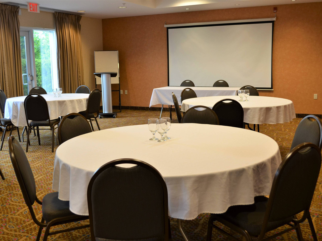 苏圣玛丽万枫套房酒店主图