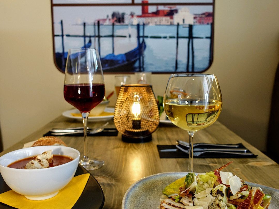 The Railway Hotel主图