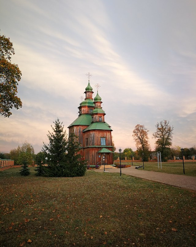 Holy Trinity Church-Pustoviitivka必去景点