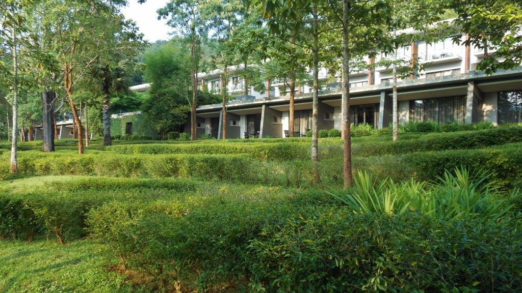 阳台高层公寓主图