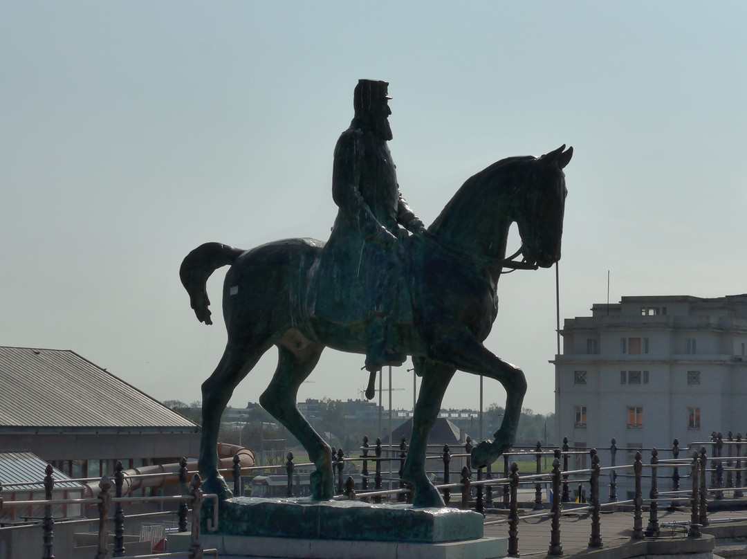 Bronzen ruiterstandbeeld van koning Leopold I-奥斯坦德必去景点