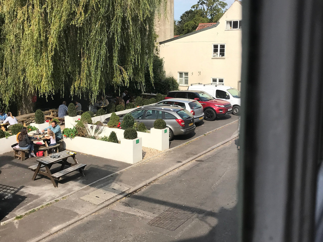 The George inn at Nunney主图