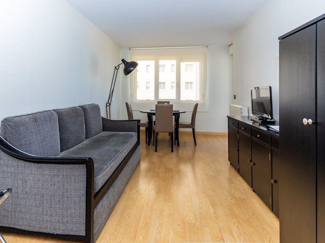 唐卡洛斯公寓酒店主图