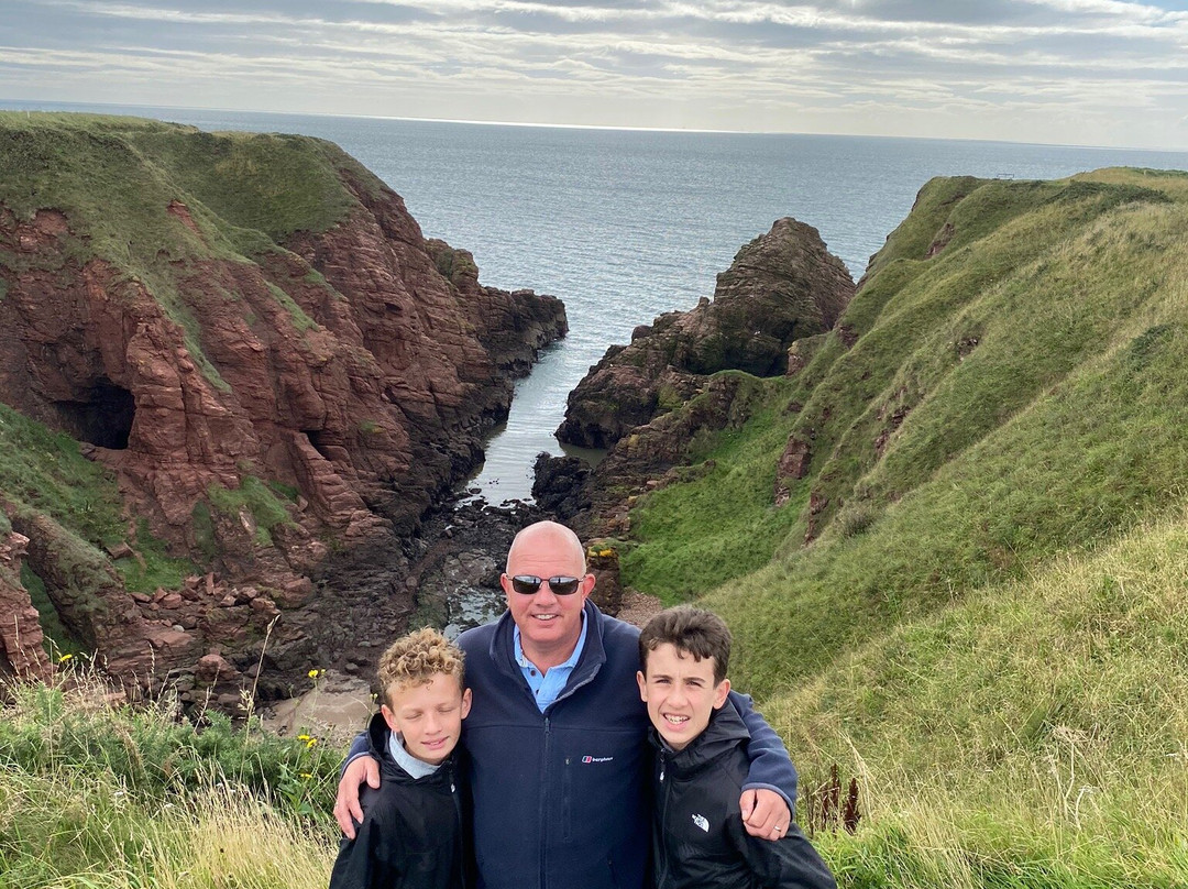 Arbroath to Auchmithie Coastal Path景点图片