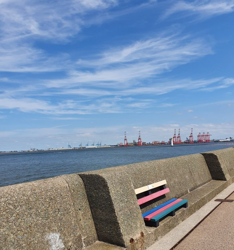 New Brighton Lighthouse-Wallasey必去景点