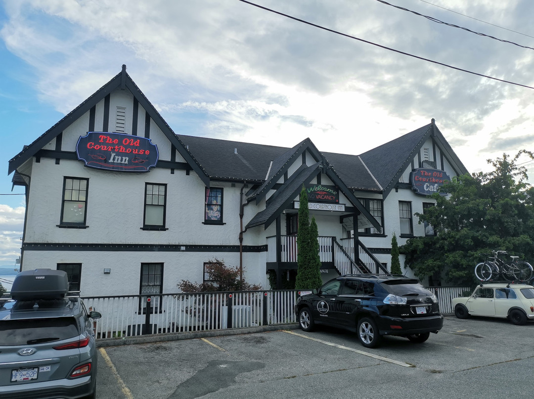 老法院旅馆主图