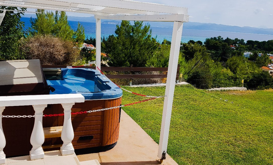 Bungalow White Tennis Apartments & Suites主图