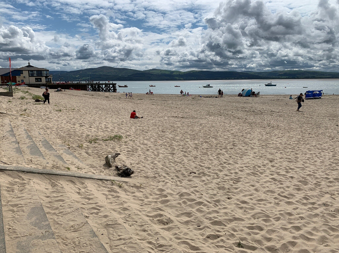 Aberdyfi Beach景点图片