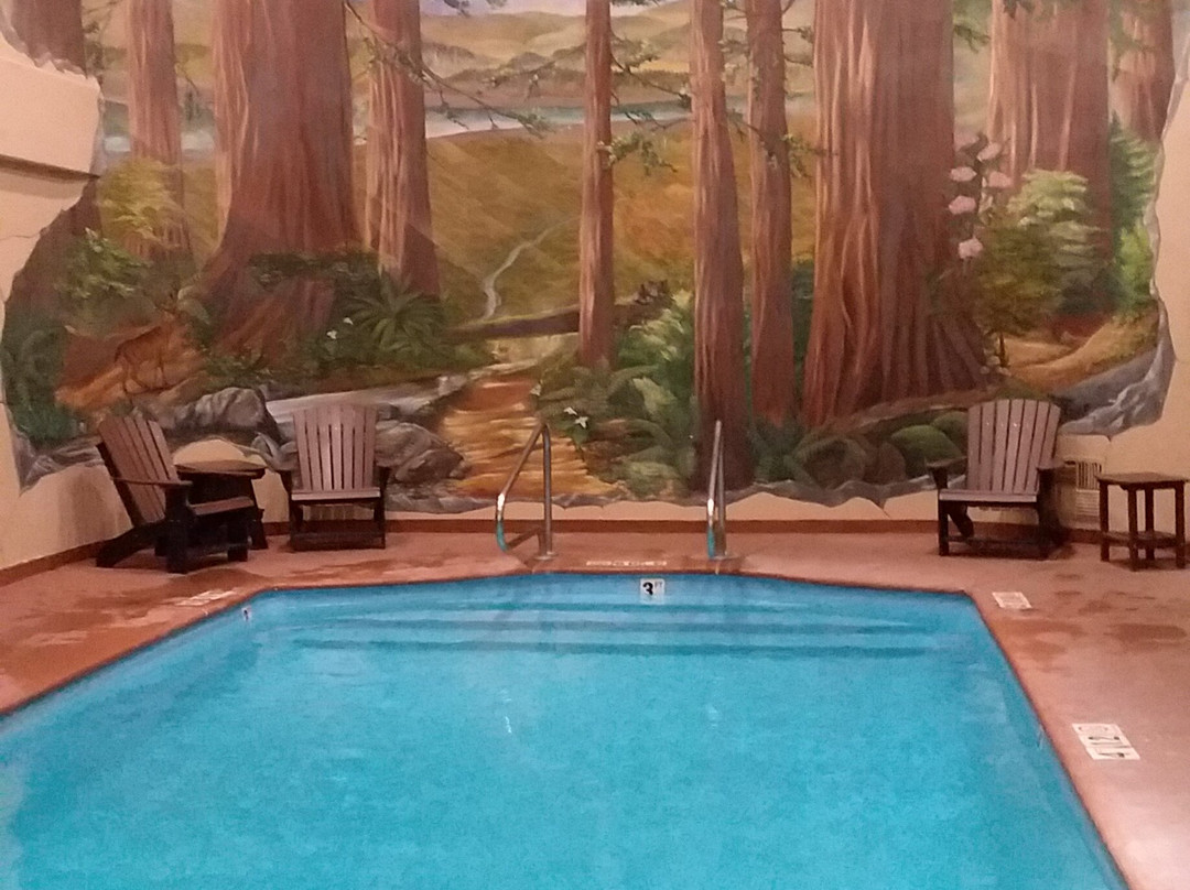 The Redwood Riverwalk主图