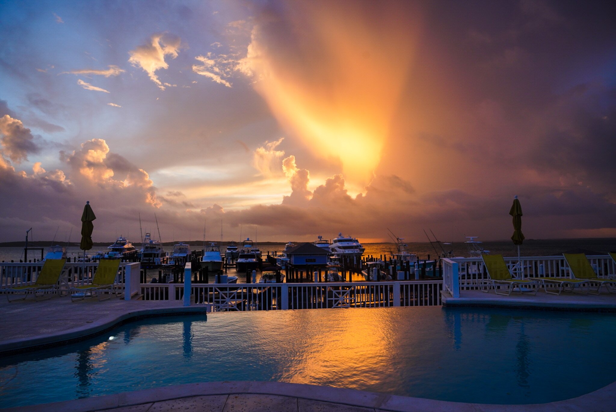 Romora Bay Resort & Marina-泳池