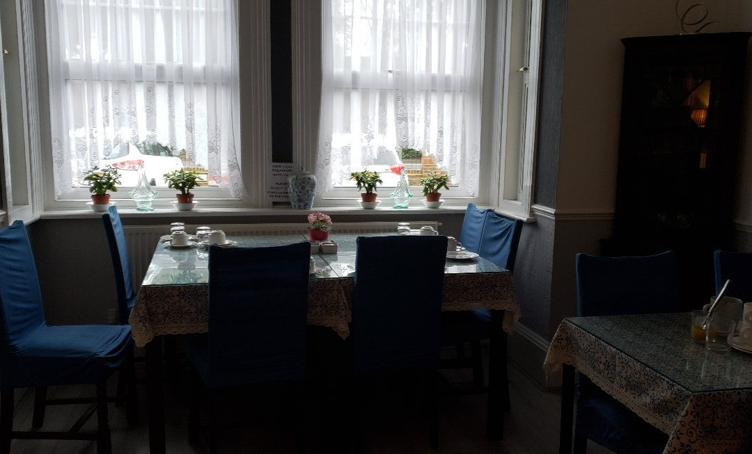 Gatwick Castle B&B主图