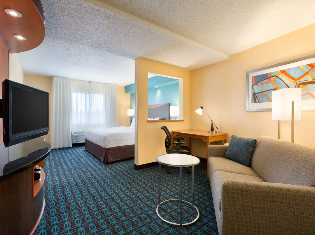 南俾斯麦费尔菲尔德客栈&套房酒店主图