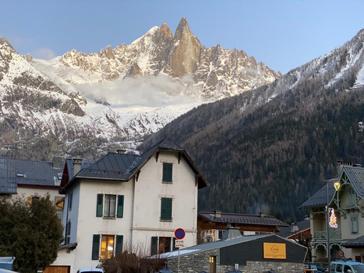 兰彻斯酒店主图