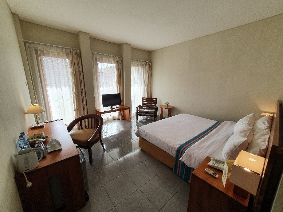 碧丽彤酒店俱乐部主图