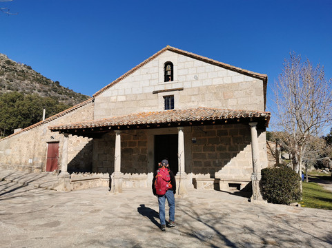 Ermita de Nuetra Senora de Navahonda-Robledo de Chavela必去景点