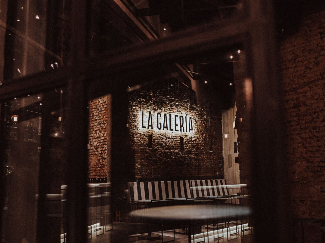 La Galeria Bar