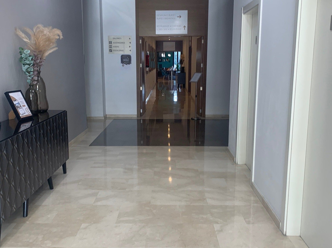 AZZ Valencia Táctica主图