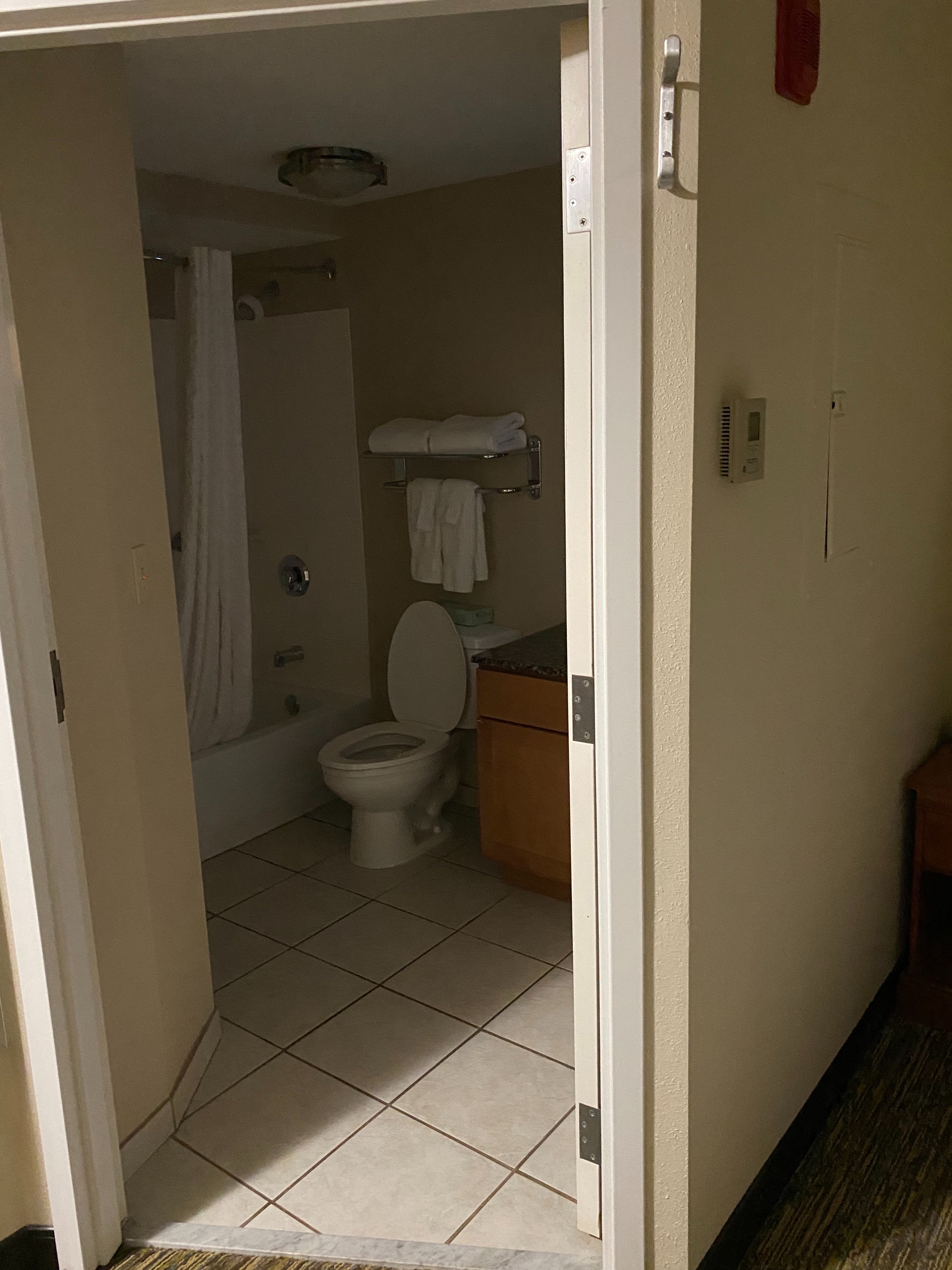 Candlewood Suites Windsor Locks Bradley Arpt, an IHG hotel-浴室