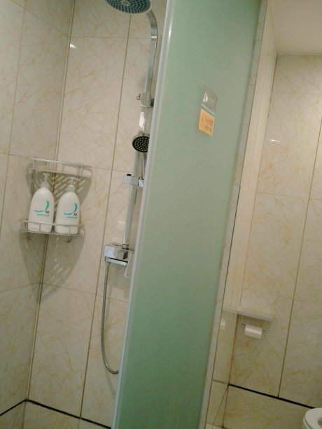 山水时尚酒店-浴室