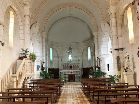Église Saint-Pierre-ès-Liens-Lesignac-Durand必去景点