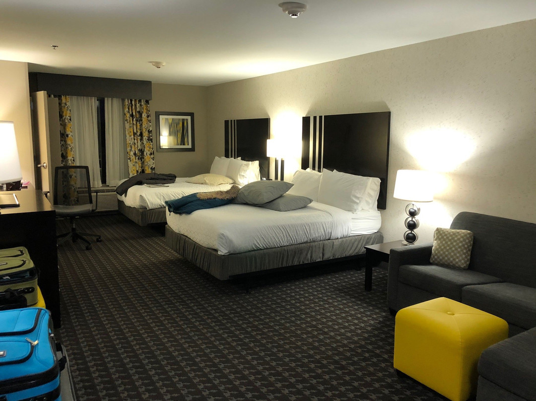 Holiday Inn Express & Suites Madison Central By IHG