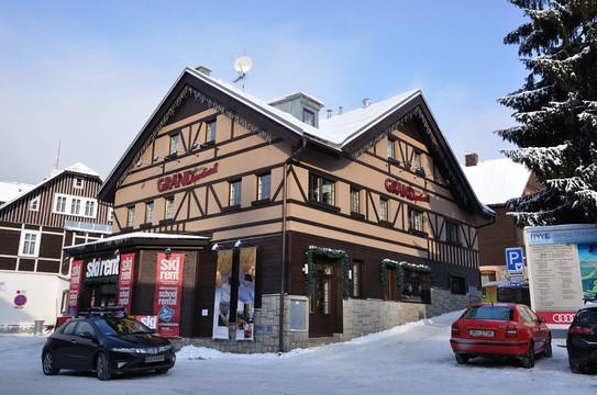 格兰德公寓酒店