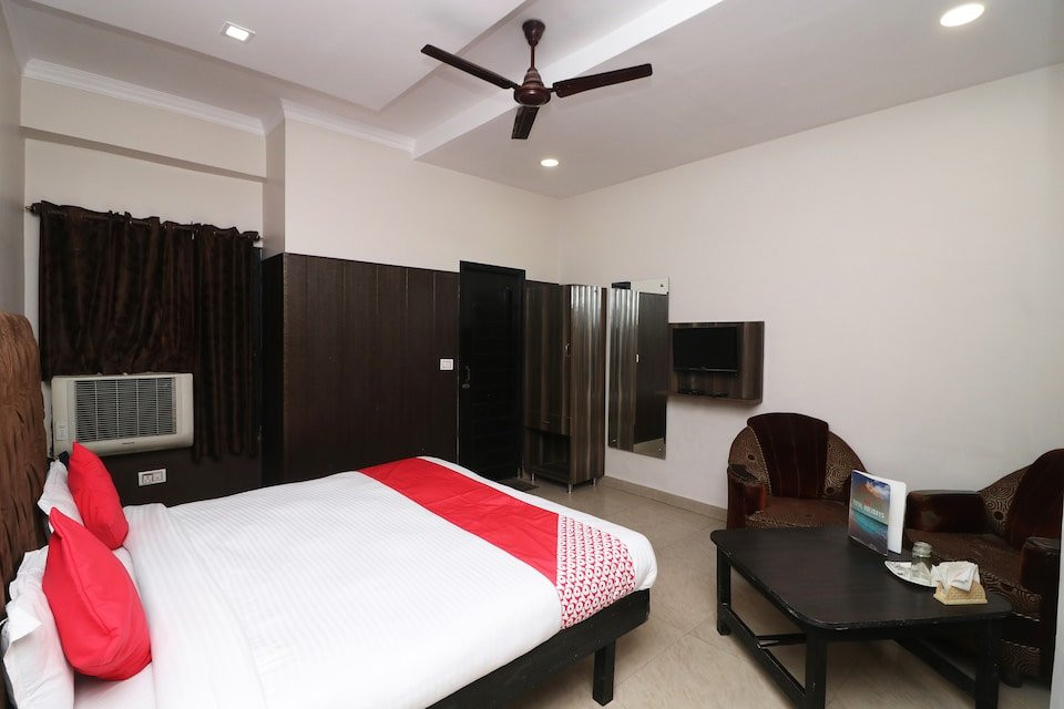 OYO 28423 The Uttam Hotel主图