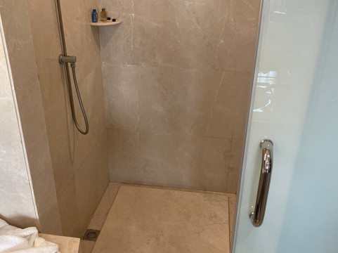 圣德堡酒店主图