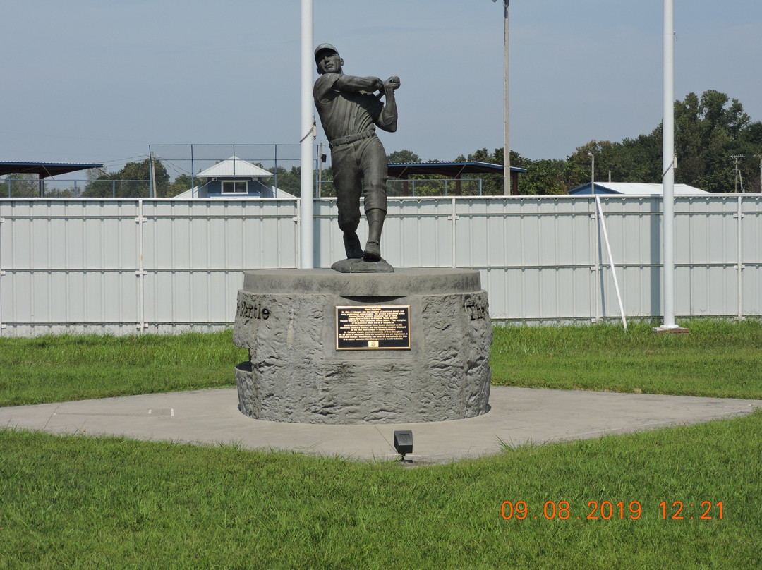 Mickey Mantle Statue-Commerce必去景点