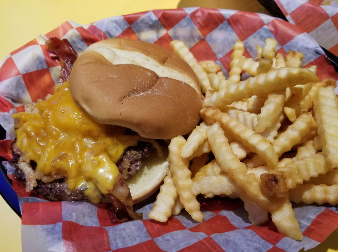 Vinton旅游景点-Nick's Bar & Grill