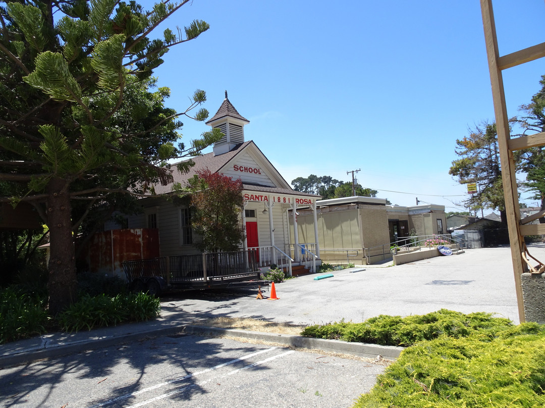 Old Santa Rosa Schoolhouse-坎布里亚必去景点
