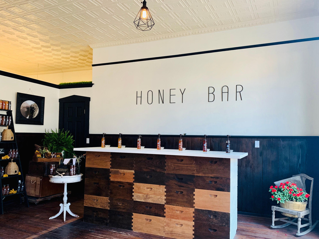 Harold's Famous Bee Co. + Honey Bar-Sainte Genevieve必去景点