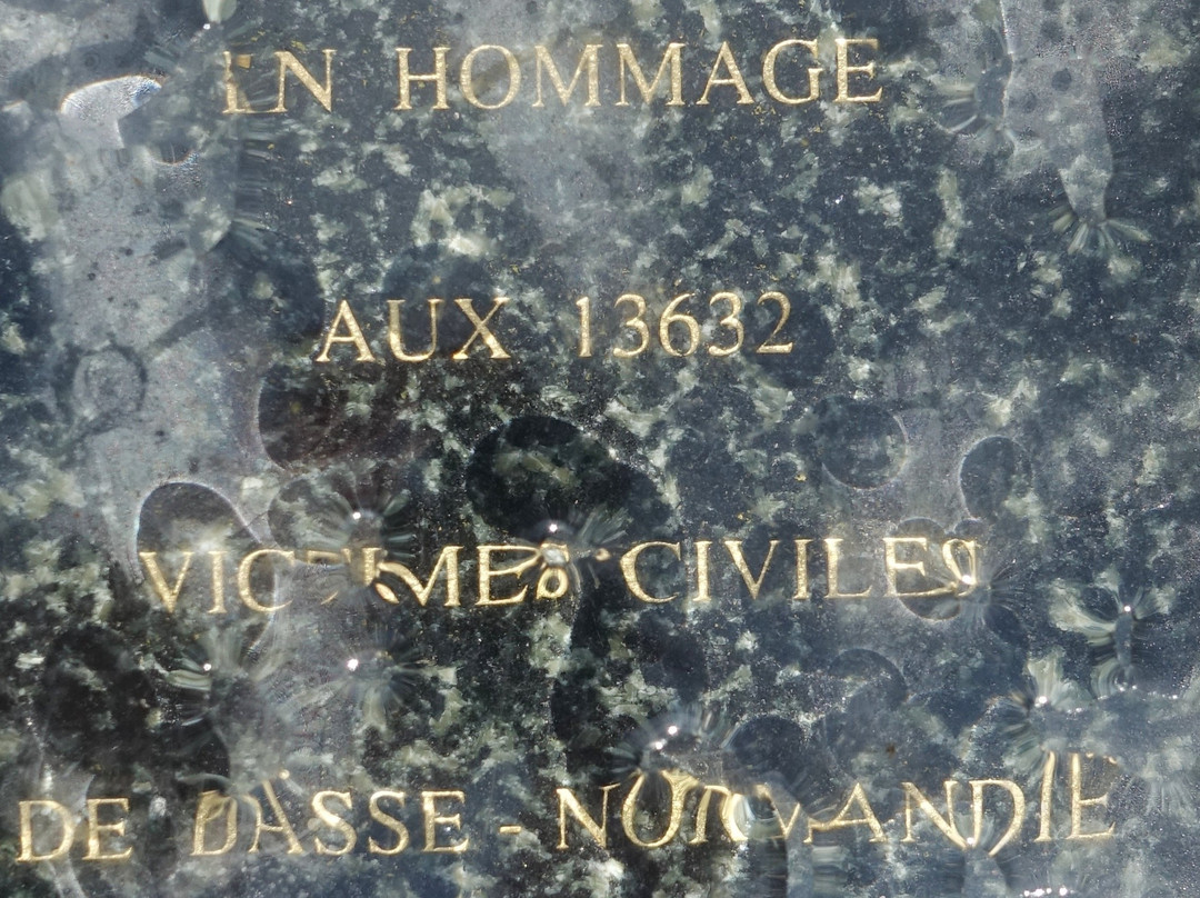 Monument a la Memoire des Victimes Civiles du 6 juin 1944景点图片