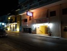 Antonios Hotel Rooms-浴室
