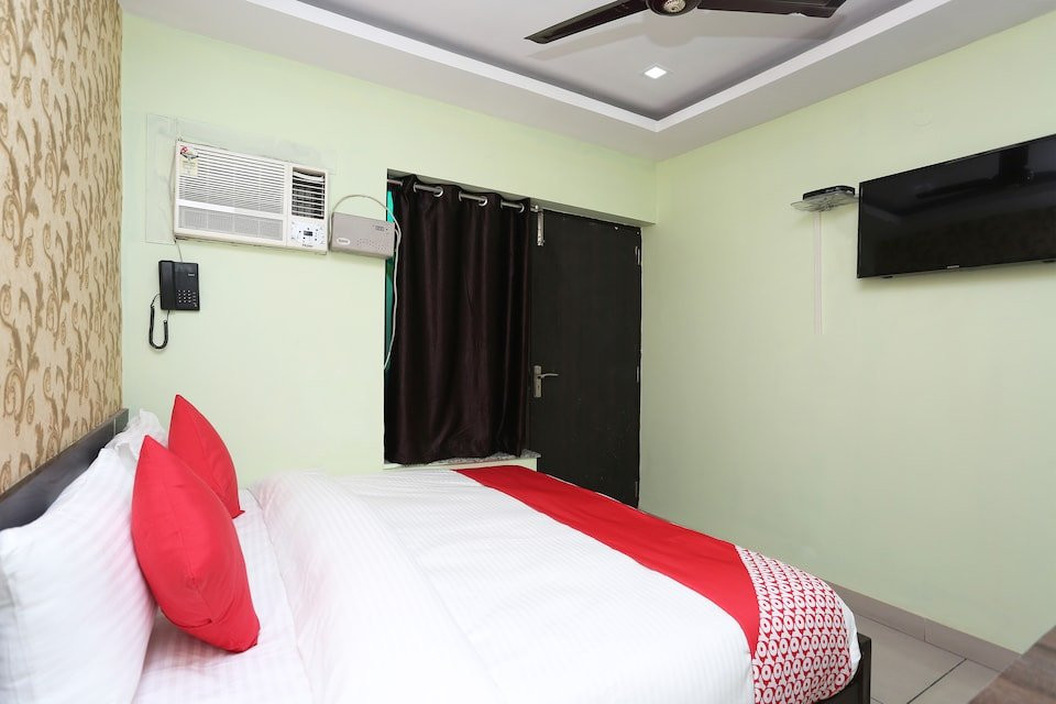 OYO 33500 Hotel Cross Road主图