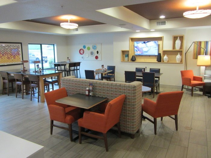 Holiday Inn Express & Suites Mount Airy by IHG主图