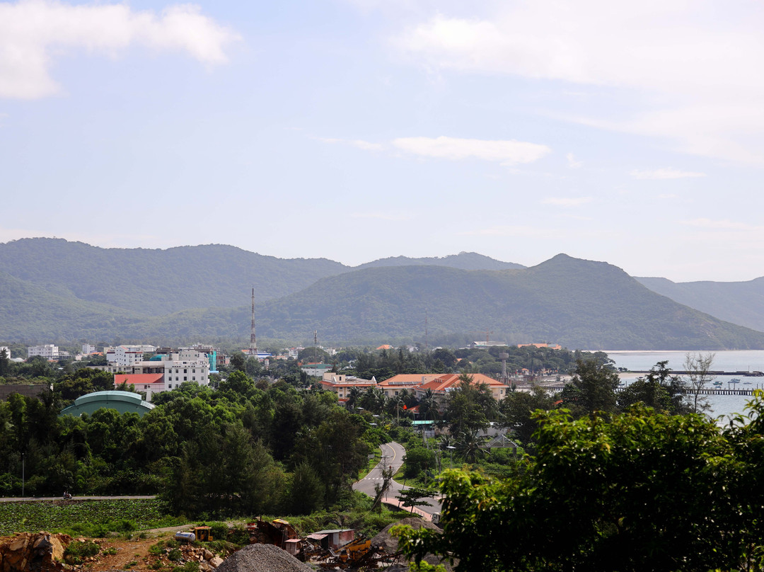 Van Son Pagoda-昆山岛必去景点