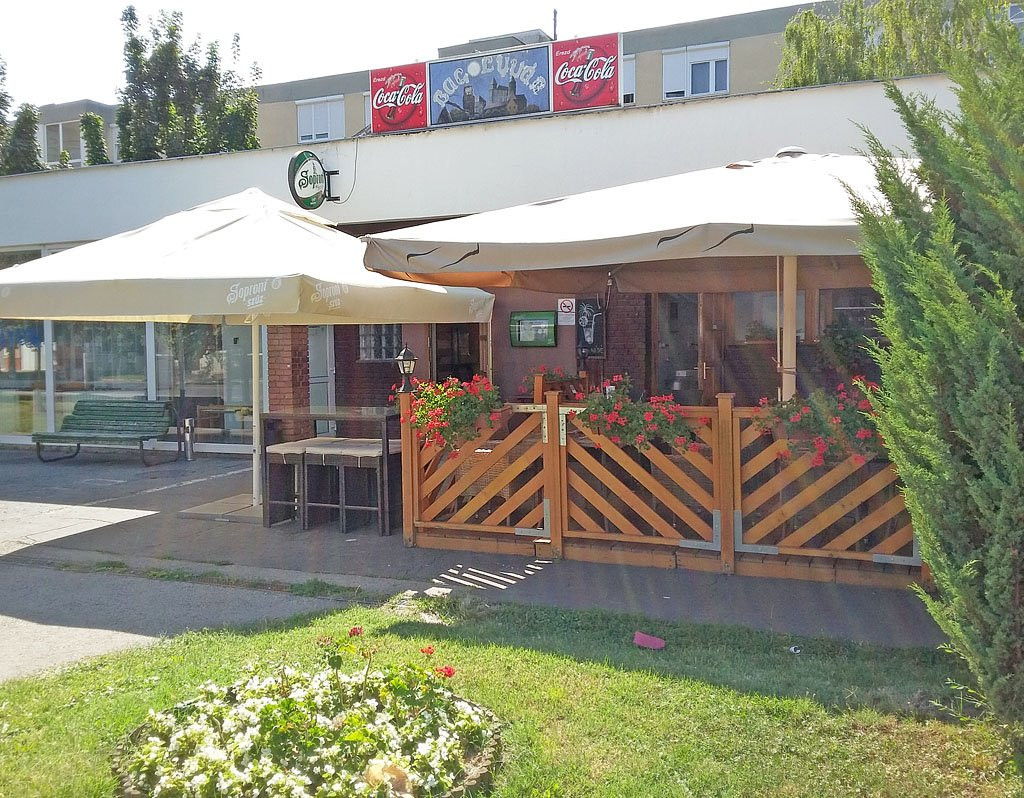 Bagolyvar Pizzeria es Sorozo