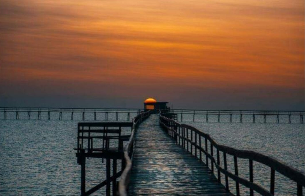 Praia Do Laranjal景点图片