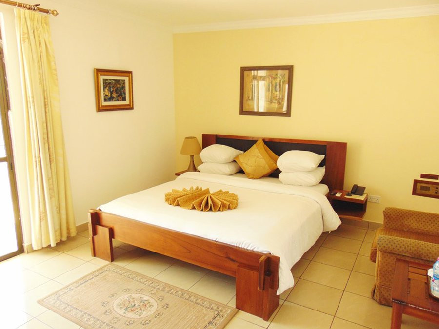 Hillcrest Hotels and Apartment主图